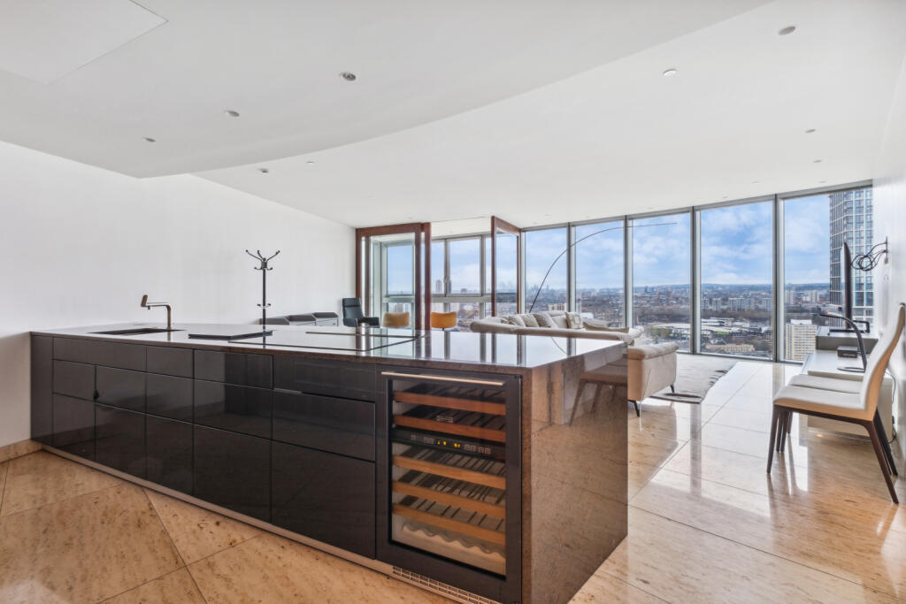 2 bed 1st Floor Flat for rent in Clapham. From Chestertons Estate Agents - Battersea Park Lettings 2 bed 1st Floor Flat for rent in Clapham. From Chestertons Estate Agents - Battersea Park Lettings