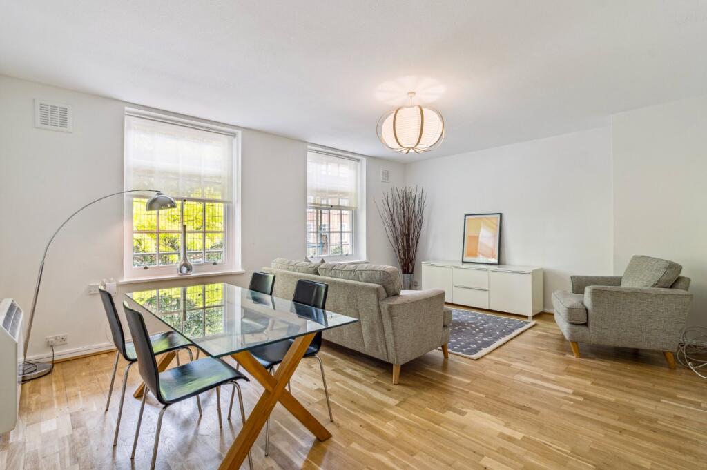 1 bed 1st Floor Flat for rent in Battersea. From Chestertons Estate Agents - Battersea Park Lettings