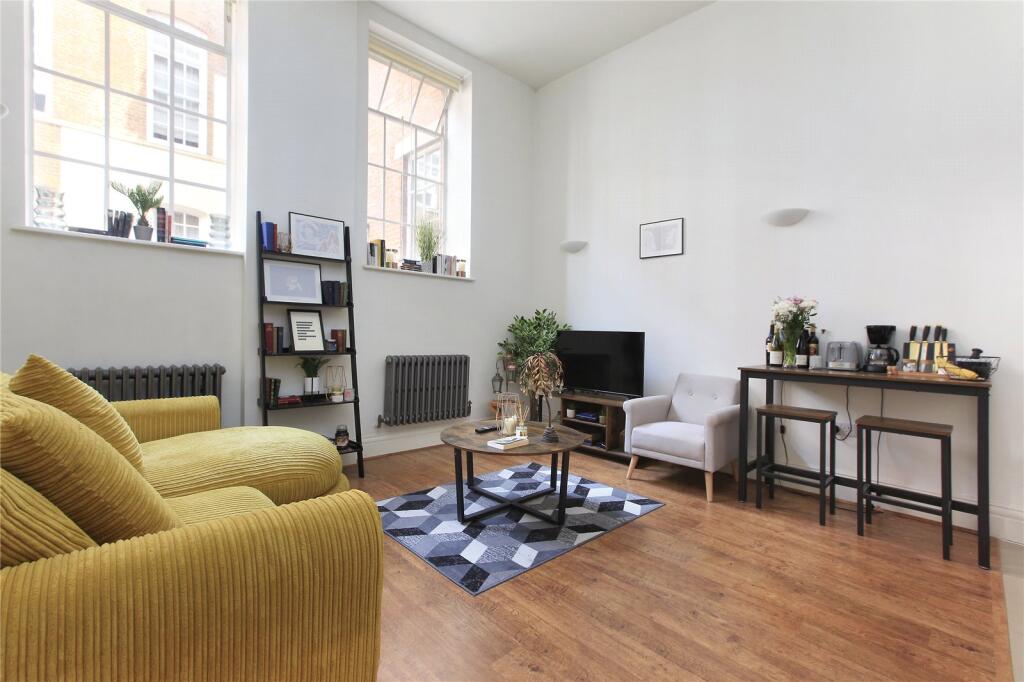 1 bed 1st Floor Flat for rent in Battersea. From Chestertons Estate Agents - Battersea Park Lettings