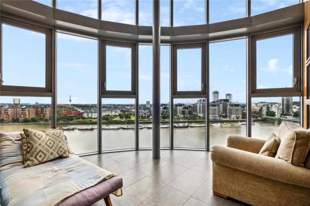 3 bed 1st Floor Flat for rent in Battersea. From Chestertons Estate Agents - Battersea Park Lettings