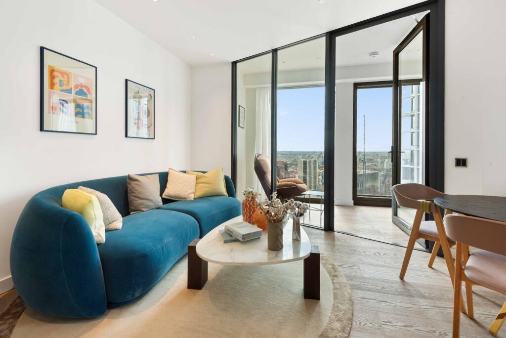 2 bed 1st Floor Flat for rent in Clapham. From Chestertons Estate Agents - Battersea Park Lettings 2 bed 1st Floor Flat for rent in Clapham. From Chestertons Estate Agents - Battersea Park Lettings