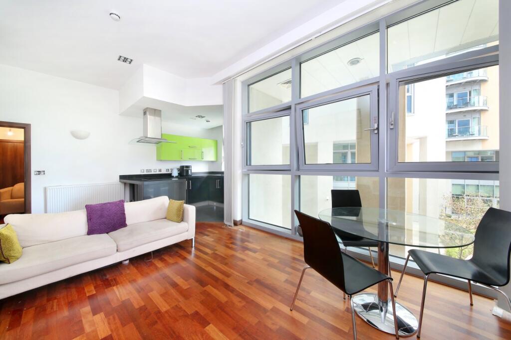 2 bed 1st Floor Flat for rent in Battersea. From Chestertons Estate Agents - Battersea Park Lettings
