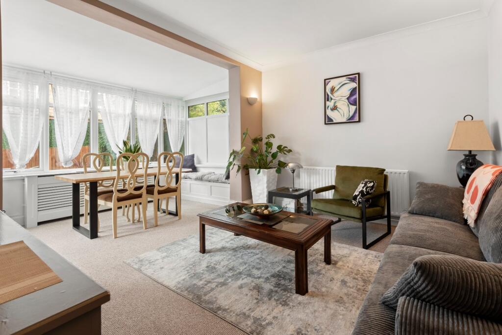 2 bed 1st Floor Flat for rent in Battersea. From Chestertons Estate Agents - Battersea Park Lettings