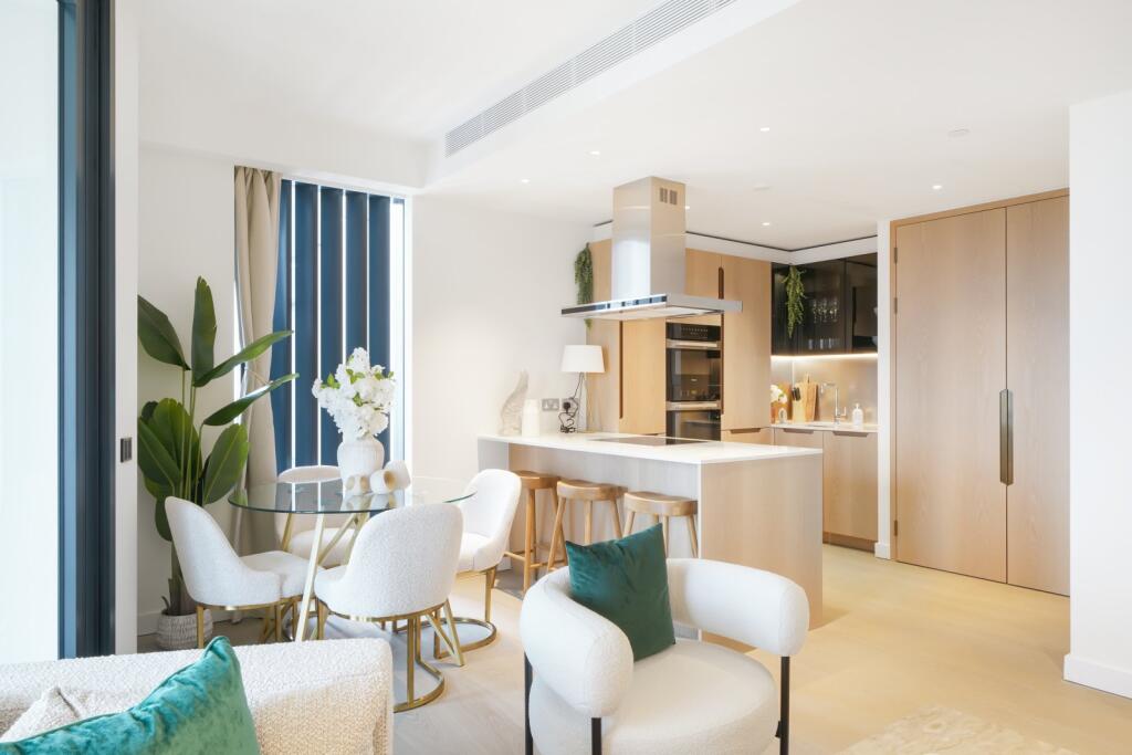 2 bed 1st Floor Flat for rent in Clapham. From Chestertons Estate Agents - Battersea Park Lettings