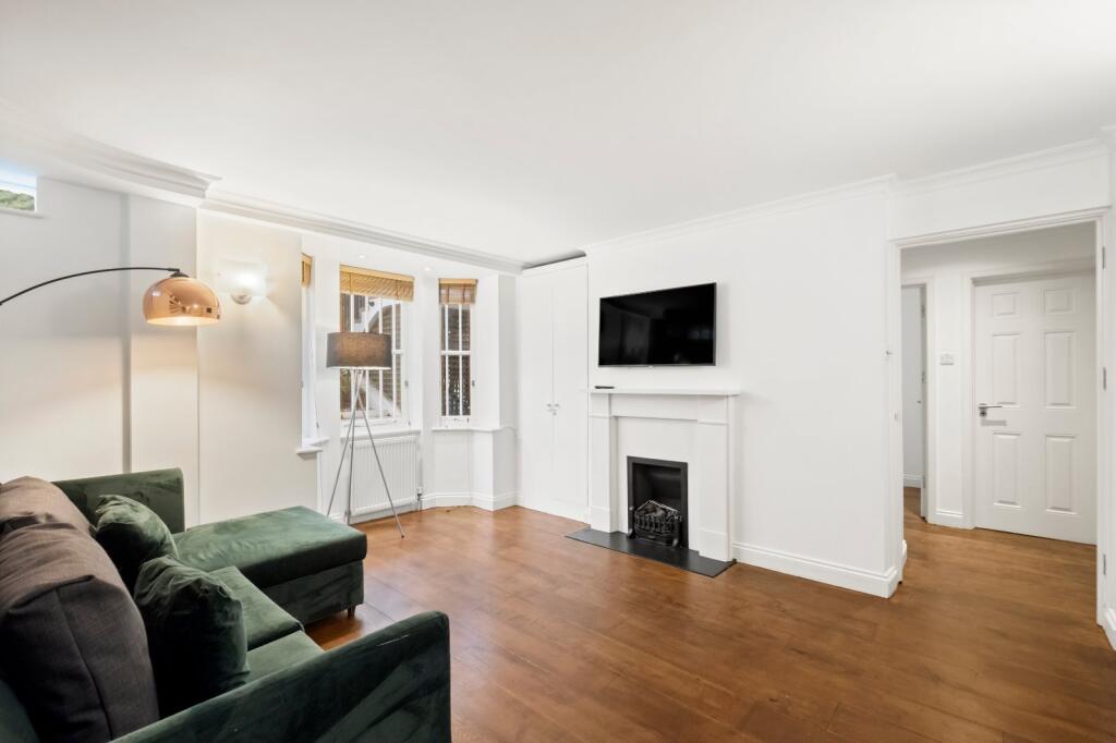 2 bed Mid Terraced House for rent in Battersea. From Chestertons Estate Agents - Battersea Park Lettings 2 bed Mid Terraced House for rent in Battersea. From Chestertons Estate Agents - Battersea Park Lettings