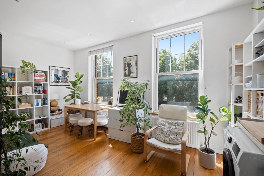 2 bed 1st Floor Flat for rent in Clapham. From Chestertons Estate Agents - Battersea Park Lettings 2 bed 1st Floor Flat for rent in Clapham. From Chestertons Estate Agents - Battersea Park Lettings