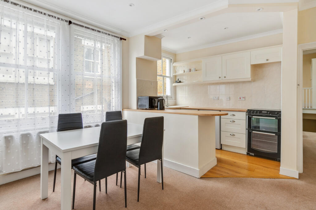 4 bed Flat for rent in Battersea. From Chestertons Estate Agents - Battersea Rise Lettings