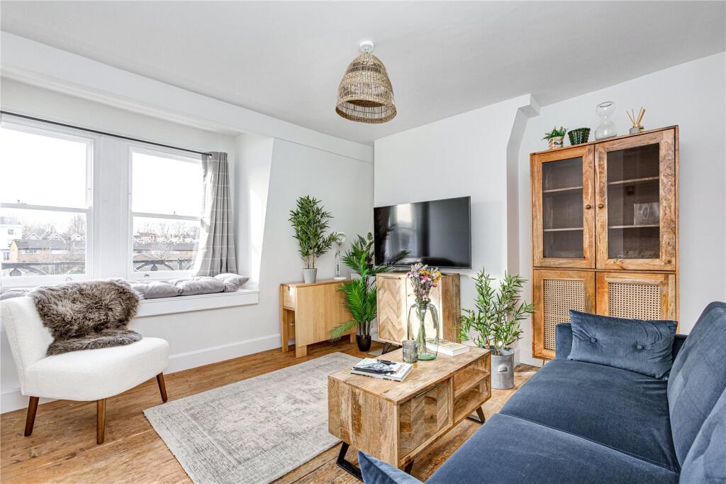 1 bed 1st Floor Flat for rent in Battersea. From Chestertons Estate Agents - Battersea Lettings 1 bed 1st Floor Flat for rent in Battersea. From Chestertons Estate Agents - Battersea Lettings