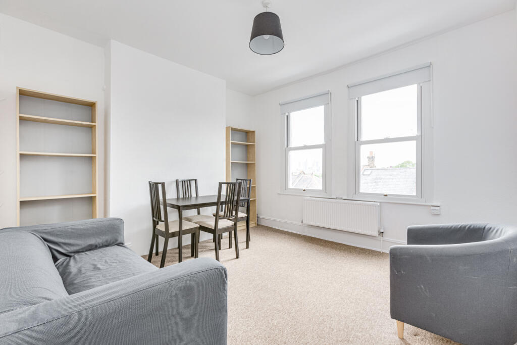 2 bed 1st Floor Flat for rent in Battersea. From Chestertons Estate Agents - Battersea Lettings 2 bed 1st Floor Flat for rent in Battersea. From Chestertons Estate Agents - Battersea Lettings