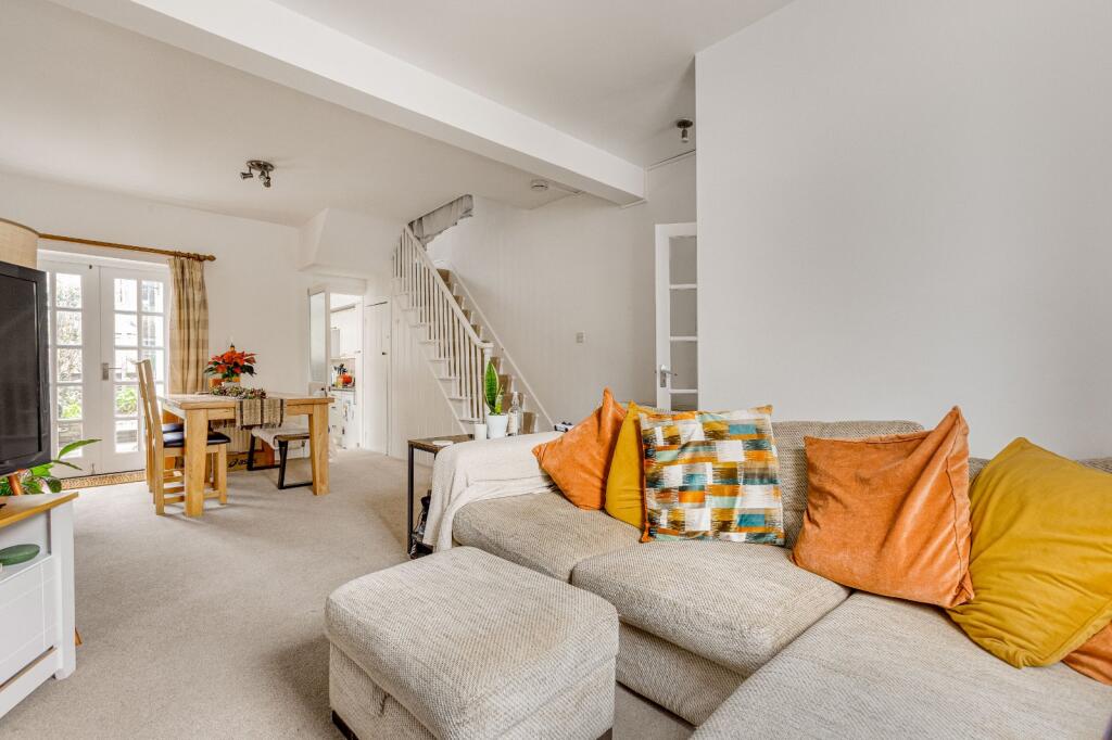2 bed Mid Terraced House for rent in Battersea. From Chestertons Estate Agents - Battersea Lettings