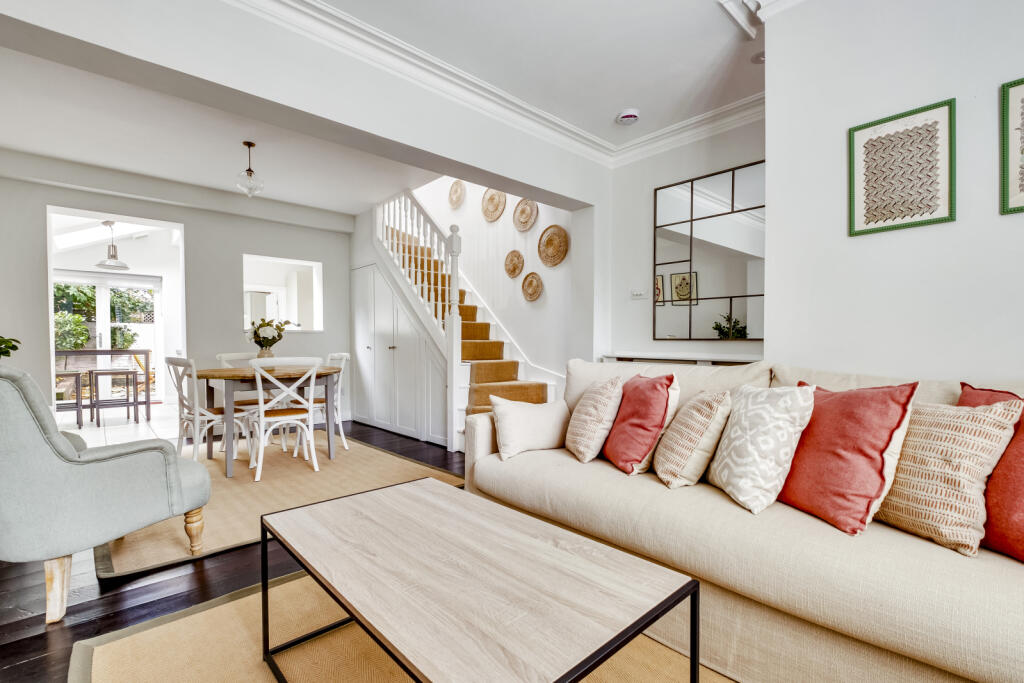 3 bed Mid Terraced House for rent in Battersea. From Chestertons Estate Agents - Battersea Lettings