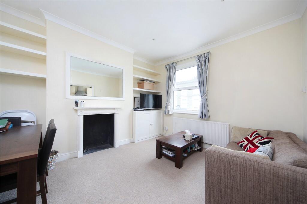 1 bed 1st Floor Flat for rent in Battersea. From Chestertons Estate Agents - Battersea Lettings