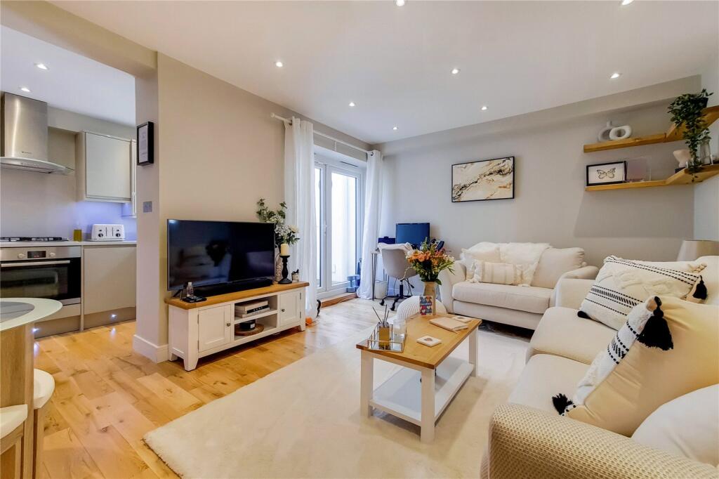 1 bed 1st Floor Flat for rent in Streatham. From Chestertons Estate Agents - Battersea Lettings
