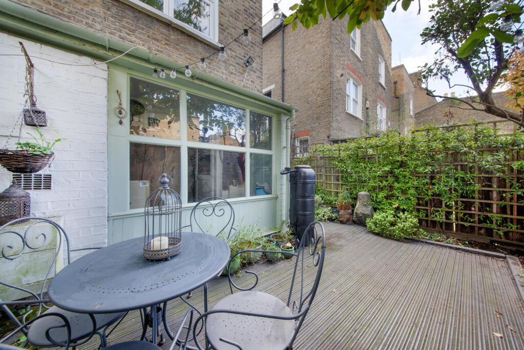 1 bed Annexe for rent in Clapham. From Chestertons Estate Agents - Battersea Lettings