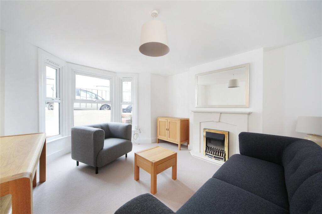 1 bed 1st Floor Flat for rent in Battersea. From Chestertons Estate Agents - Battersea Lettings