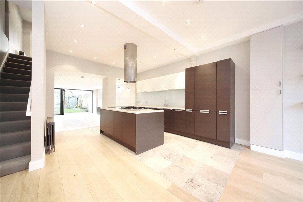 4 bed Mid Terraced House for rent in Battersea. From Chestertons Estate Agents - Battersea Lettings