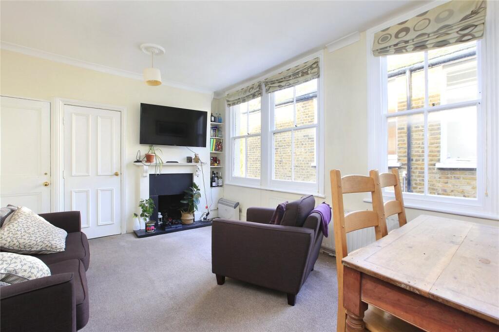 2 bed 1st Floor Flat for rent in Clapham. From Chestertons Estate Agents - Battersea Lettings 2 bed 1st Floor Flat for rent in Clapham. From Chestertons Estate Agents - Battersea Lettings