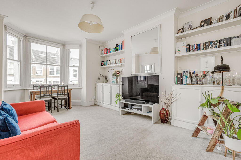 1 bed 1st Floor Flat for rent in Battersea. From Chestertons Estate Agents - Battersea Lettings 1 bed 1st Floor Flat for rent in Battersea. From Chestertons Estate Agents - Battersea Lettings