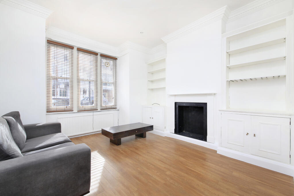 1 bed 1st Floor Flat for rent in Battersea. From Chestertons Estate Agents - Battersea Lettings