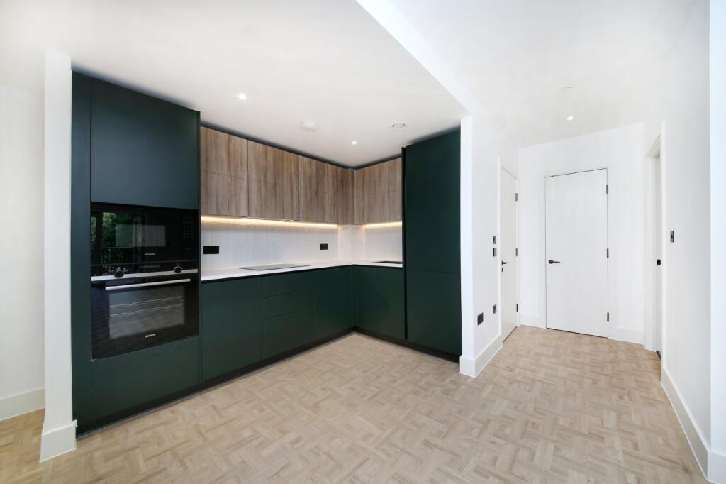 2 bed 1st Floor Flat for rent in . From Chestertons Estate Agents - Battersea Lettings