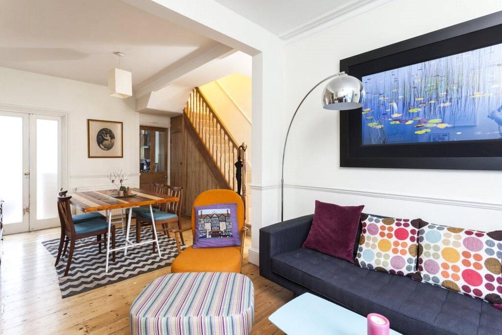 2 bed Mid Terraced House for rent in Battersea. From Chestertons Estate Agents - Battersea Lettings