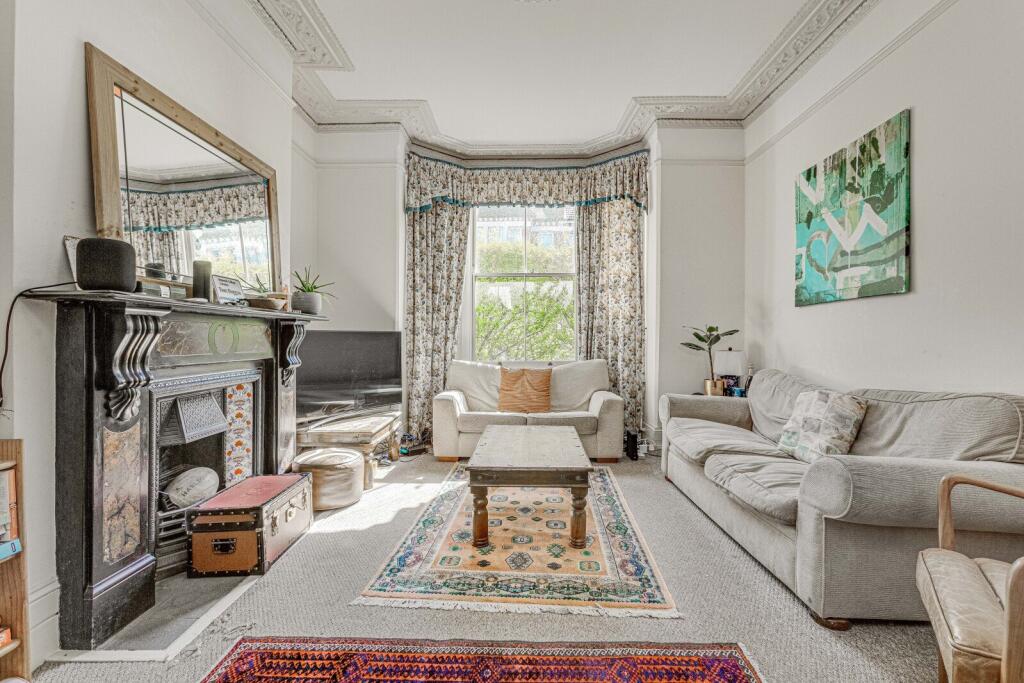 4 bed Mid Terraced House for rent in Battersea. From Chestertons Estate Agents - Battersea Lettings 4 bed Mid Terraced House for rent in Battersea. From Chestertons Estate Agents - Battersea Lettings