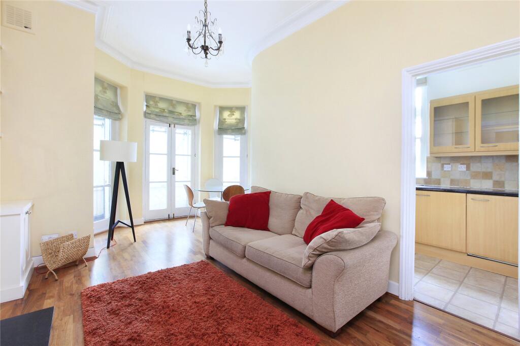 2 bed 1st Floor Flat for rent in Clapham. From Chestertons Estate Agents - Battersea Lettings