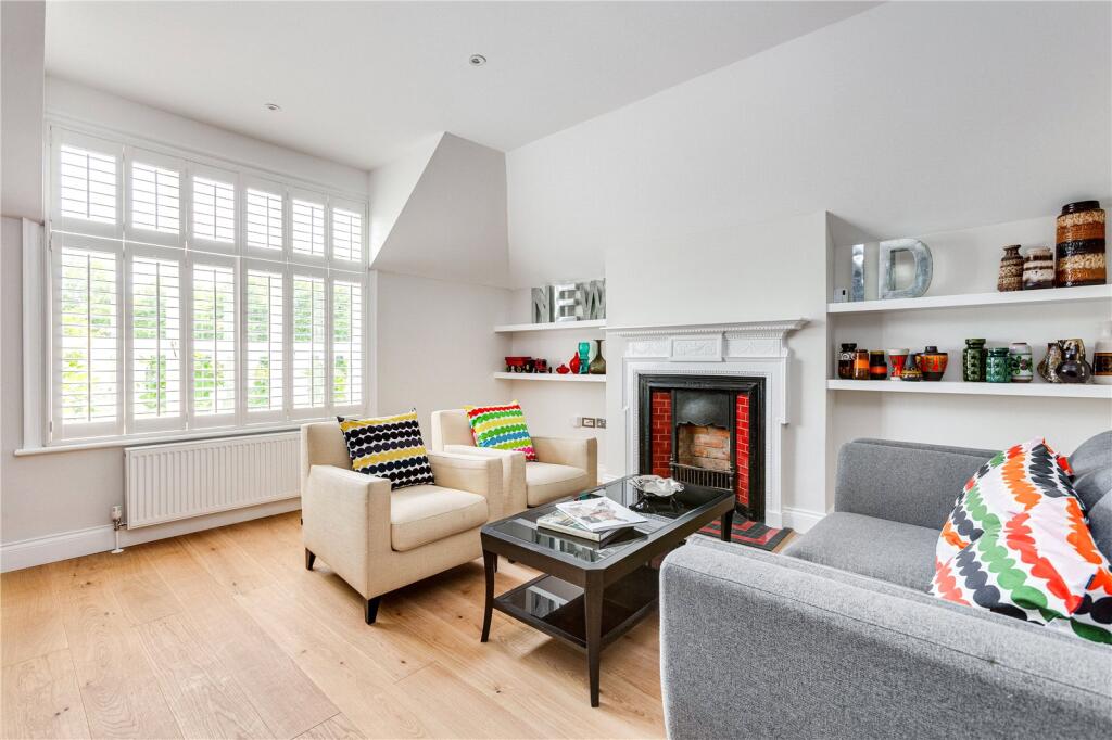 2 bed 1st Floor Flat for rent in Clapham. From Chestertons Estate Agents - Battersea Lettings 2 bed 1st Floor Flat for rent in Clapham. From Chestertons Estate Agents - Battersea Lettings
