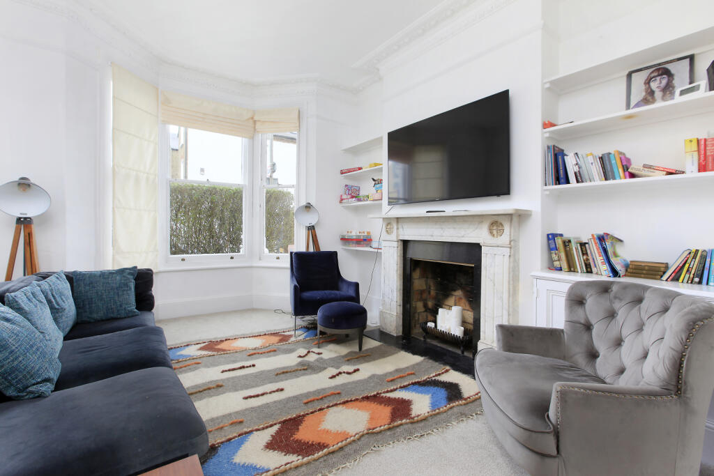 4 bed Mid Terraced House for rent in Battersea. From Chestertons Estate Agents - Battersea Lettings 4 bed Mid Terraced House for rent in Battersea. From Chestertons Estate Agents - Battersea Lettings