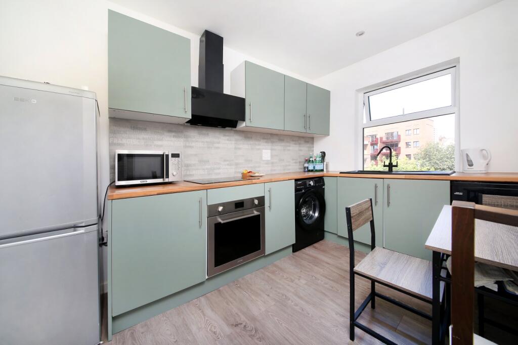 2 bed 1st Floor Flat for rent in Battersea. From Chestertons Estate Agents - Battersea Lettings 2 bed 1st Floor Flat for rent in Battersea. From Chestertons Estate Agents - Battersea Lettings