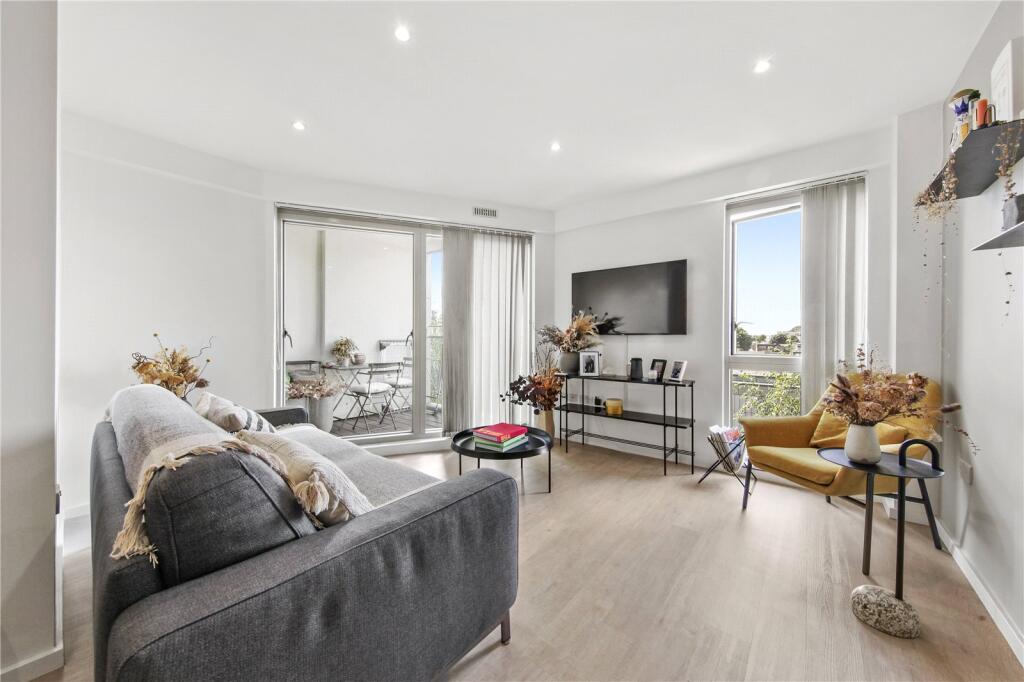 2 bed 1st Floor Flat for rent in Clapham. From Chestertons Estate Agents - Battersea Lettings