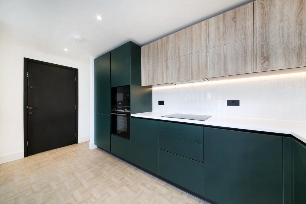 2 bed 1st Floor Flat for rent in . From Chestertons Estate Agents - Battersea Lettings