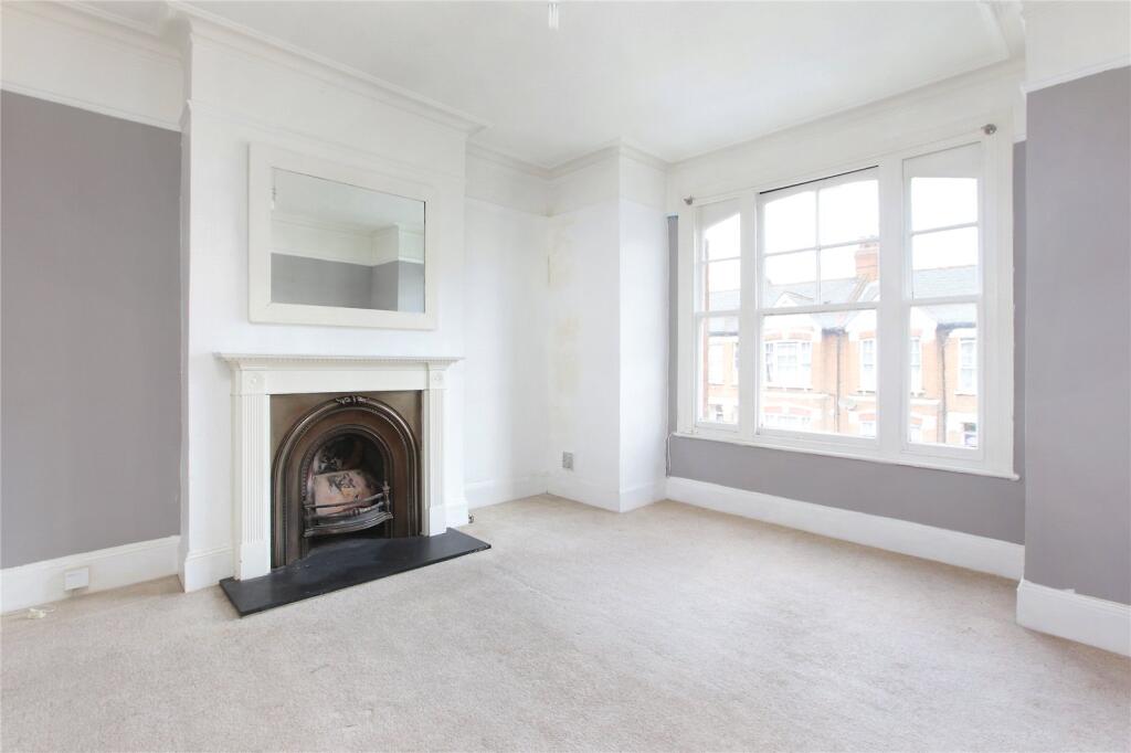 2 bed 1st Floor Flat for rent in Streatham. From Chestertons Estate Agents - Battersea Lettings 2 bed 1st Floor Flat for rent in Streatham. From Chestertons Estate Agents - Battersea Lettings