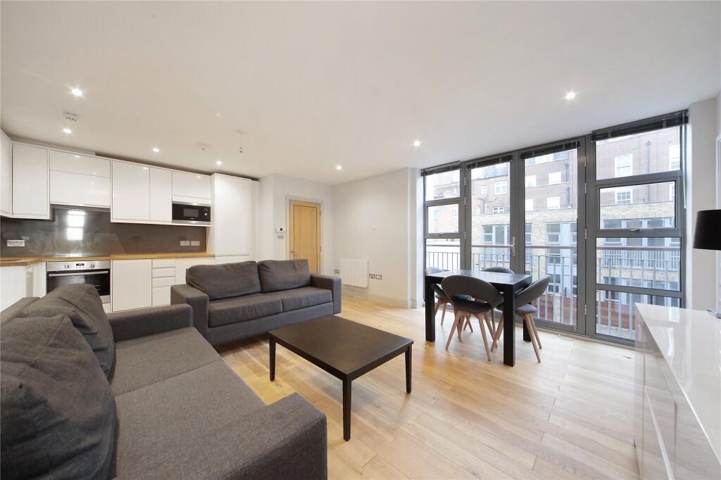 2 bed 1st Floor Flat for rent in Clapham. From Chestertons Estate Agents - Battersea Lettings