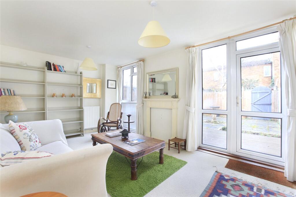 2 bed Mid Terraced House for rent in Battersea. From Chestertons Estate Agents - Battersea Lettings