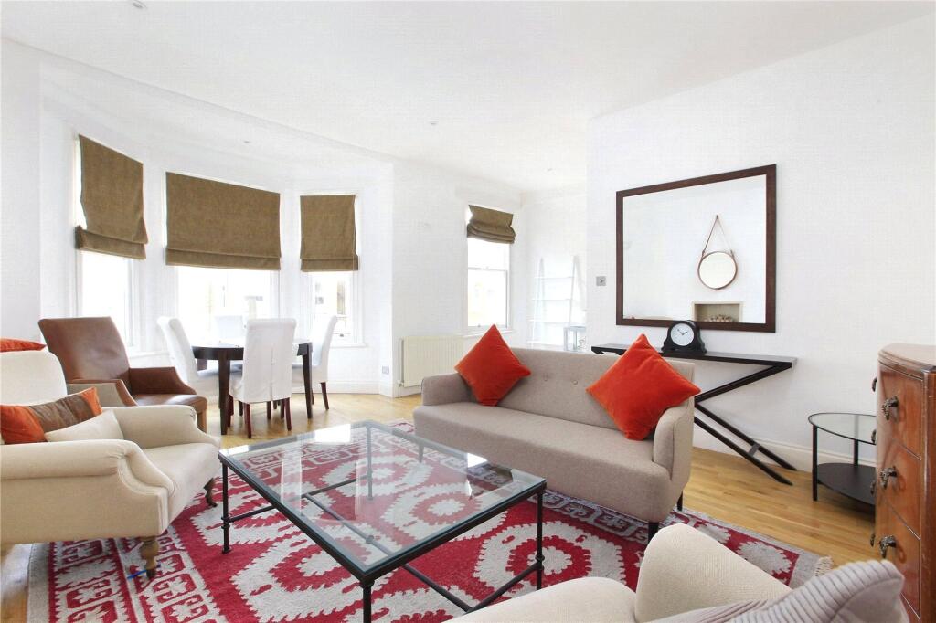 2 bed 1st Floor Flat for rent in Clapham. From Chestertons Estate Agents - Battersea Lettings