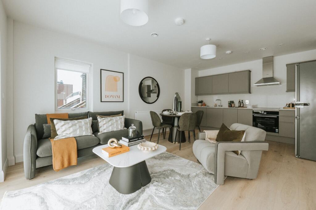2 bed 1st Floor Flat for rent in Clapham. From Chestertons Estate Agents - Battersea Lettings