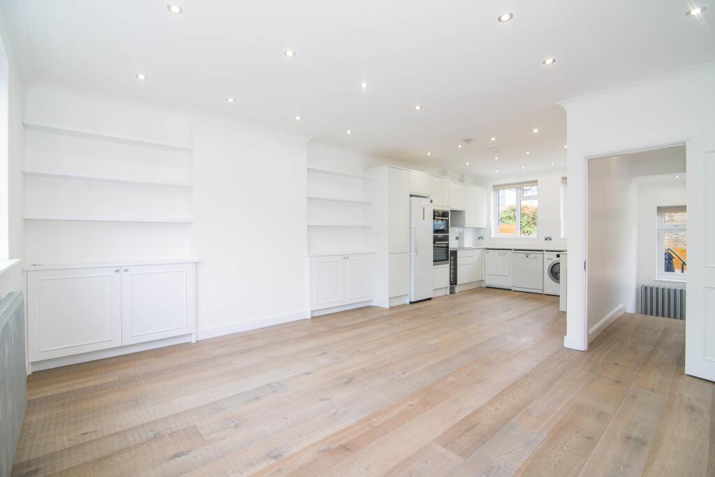 4 bed 1st Floor Flat for rent in Battersea. From Chestertons Estate Agents - Battersea Lettings