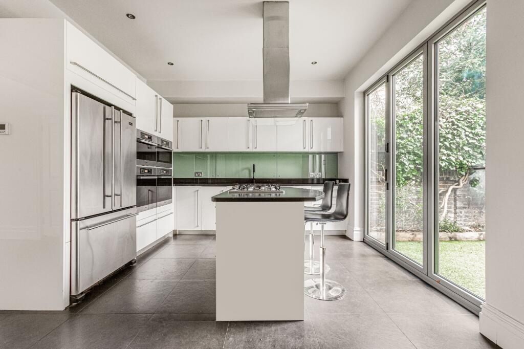5 bed Mid Terraced House for rent in Battersea. From Chestertons Estate Agents - Battersea Lettings 5 bed Mid Terraced House for rent in Battersea. From Chestertons Estate Agents - Battersea Lettings