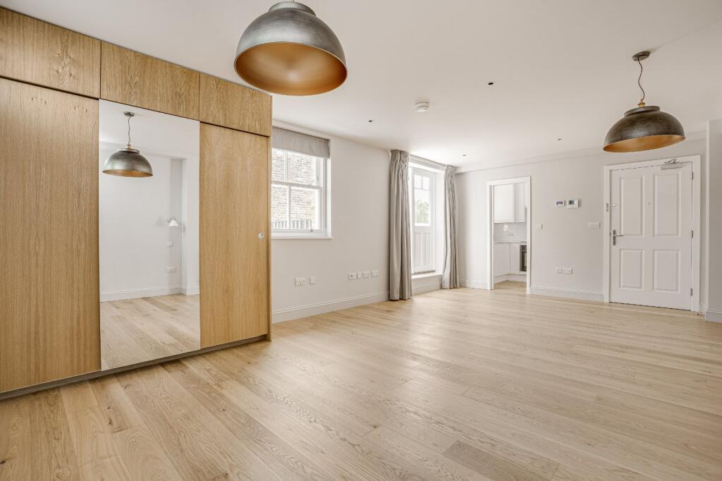 0 bed 1st Floor Flat for rent in Clapham. From Chestertons Estate Agents - Battersea Lettings