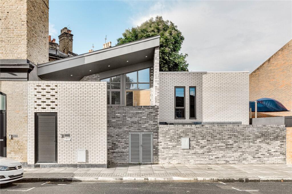 3 bed Semi Detached for rent in Battersea. From Chestertons Estate Agents - Battersea Lettings