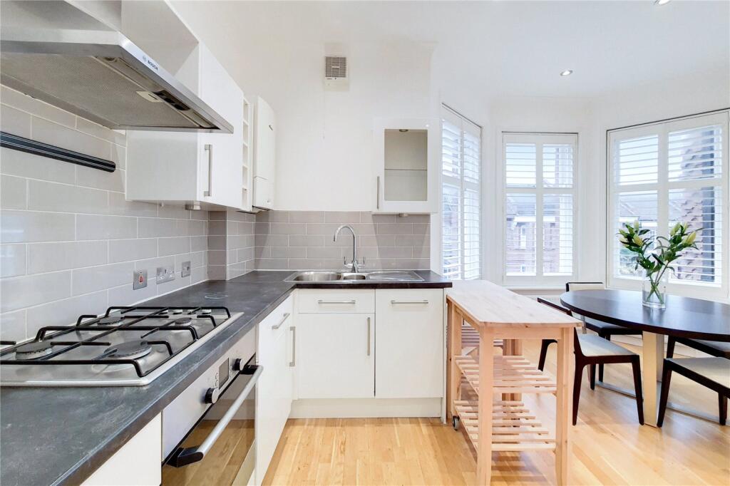 3 bed Annexe for rent in Streatham. From Chestertons Estate Agents - Battersea Lettings