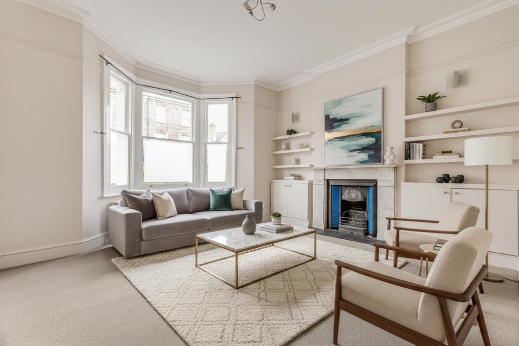 2 bed 1st Floor Flat for rent in Battersea. From Chestertons Estate Agents - Battersea Lettings 2 bed 1st Floor Flat for rent in Battersea. From Chestertons Estate Agents - Battersea Lettings