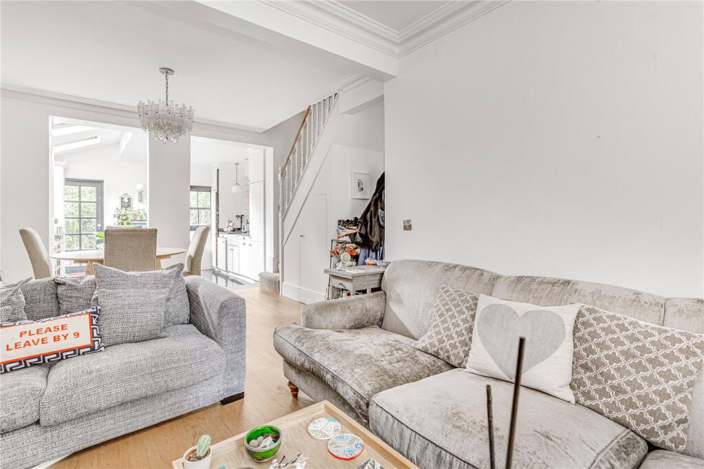 3 bed Mid Terraced House for rent in Battersea. From Chestertons Estate Agents - Battersea Lettings