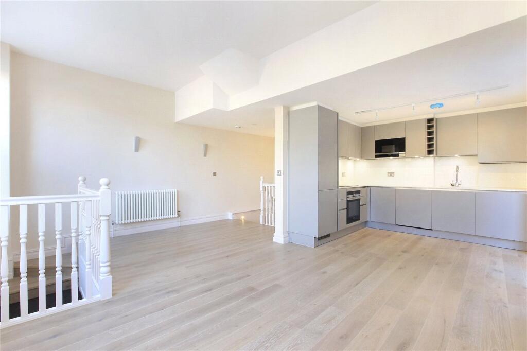 2 bed 1st Floor Flat for rent in Battersea. From Chestertons Estate Agents - Battersea Lettings