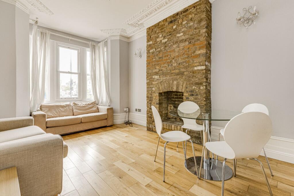 1 bed 1st Floor Flat for rent in Battersea. From Chestertons Estate Agents - Battersea Lettings 1 bed 1st Floor Flat for rent in Battersea. From Chestertons Estate Agents - Battersea Lettings