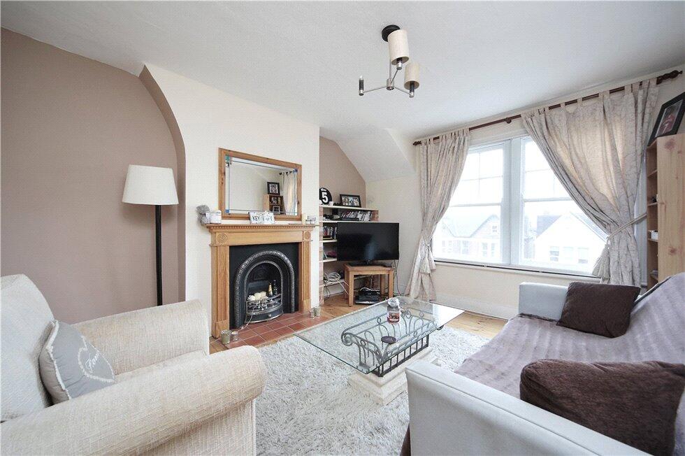1 bed 1st Floor Flat for rent in Clapham. From Chestertons Estate Agents - Battersea Lettings