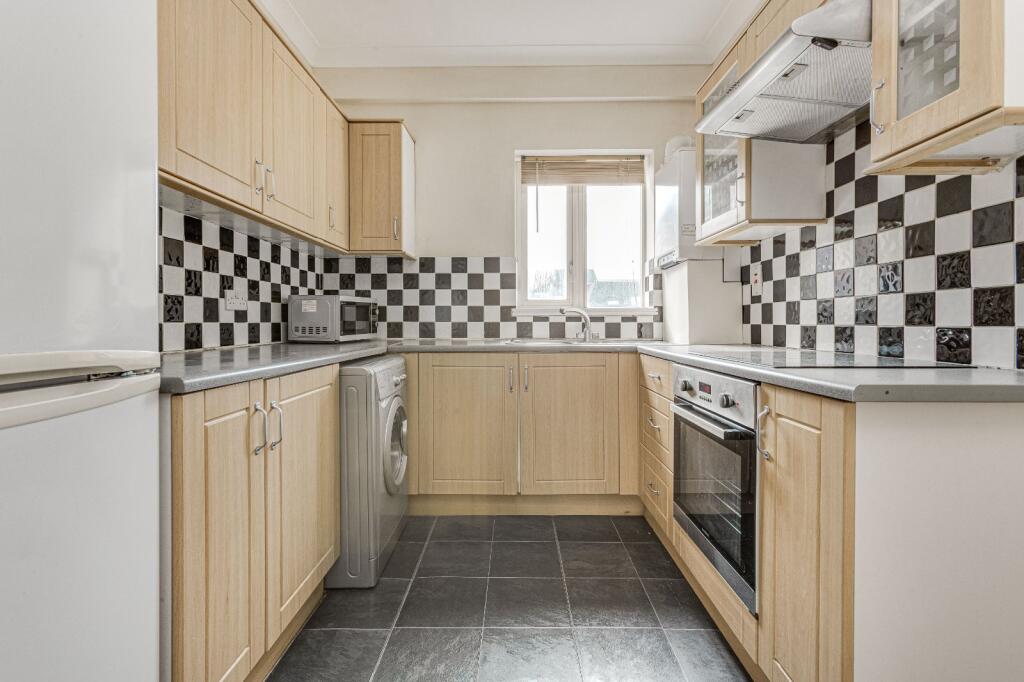 1 bed 1st Floor Flat for rent in Battersea. From Chestertons Estate Agents - Battersea Lettings 1 bed 1st Floor Flat for rent in Battersea. From Chestertons Estate Agents - Battersea Lettings