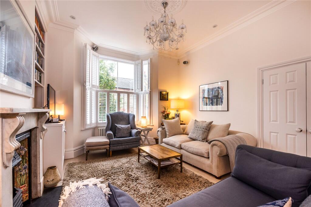 4 bed Mid Terraced House for rent in Battersea. From Chestertons Estate Agents - Battersea Lettings