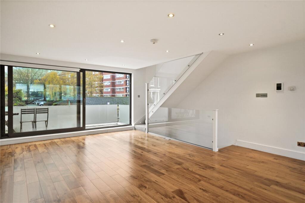 5 bed Mid Terraced House for rent in Hampstead. From Chestertons Estate Agents , Camden & Primrose Hill Lettings